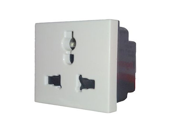 Myrius White International Socket  